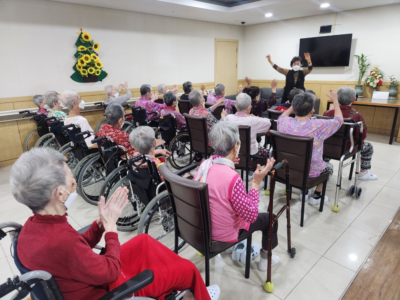 오감만족 웃음치료 10.4(2).jpg